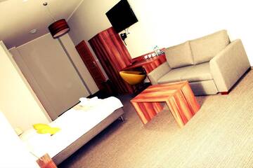 Фото номера Апартаменты Отель Hotel Klondaik Corner г. Варка 4